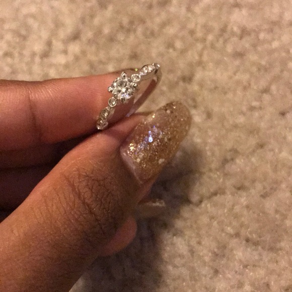 Ring - Picture 1 of 2